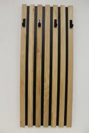wieszak-lamel-scienny-drewniany-na-ubrania