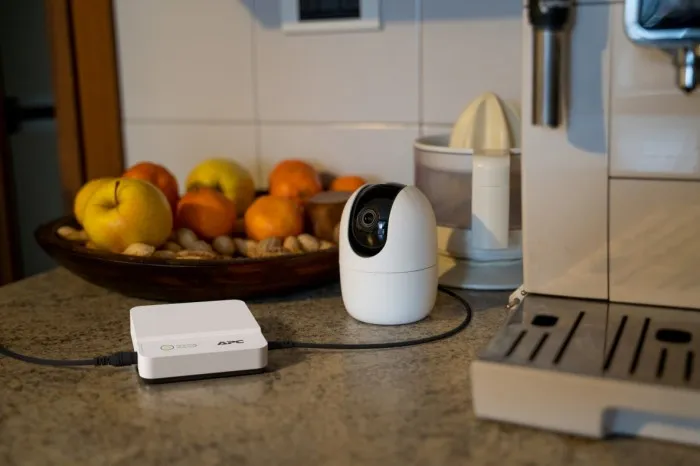 apc-network-ups-12vdc-3a-lithium-battery-kod-producenta-731304632399-producent-apc