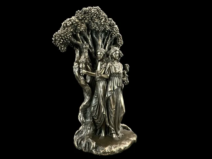 bogini-hecate-veronese-wu77937a1-wysokosc-produktu-18-cm