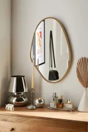 lustro-scienne-w-nowoczesnym-ze-zlota-drewniana-rama-50x75-cm