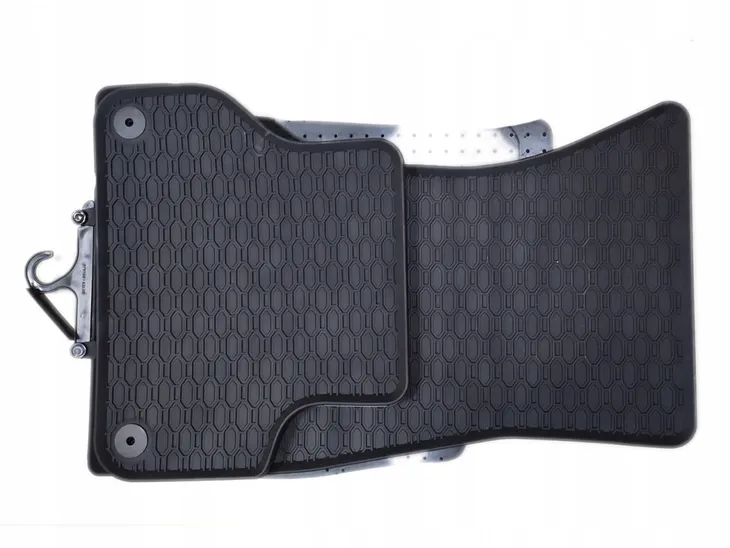 dywaniki-gumowe-do-audi-a4-b9-2015-stan-nowy-producent-geyer-hosaja