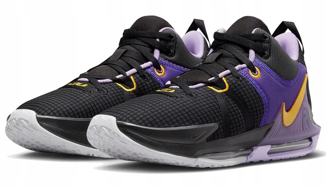 美品！NIKE LEBRON 7 LAKERS レイカーズ 28 Nike LeBron (レブロン) 7 “Lakers”が登場。昨年LEBRONが着用