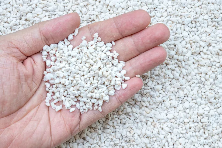 20l-perlit-3-6m-agro-spulchnia-podloze-do-wysiewu-kod-producenta-per-20l