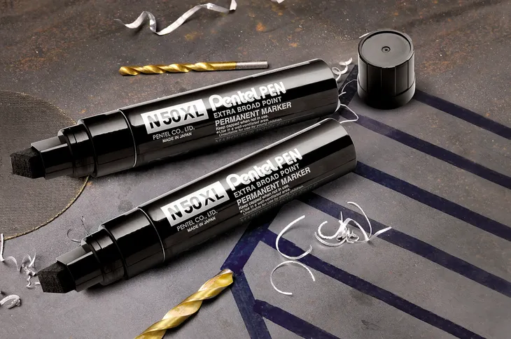 marker-permanentny-pentel-okragly-gruby-rodzaj-permanentny-stan-nowy