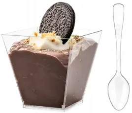 pojemniki-piramida120-ml-lyzeczki-50-szt-pucharki-plastikowe-na-deserki