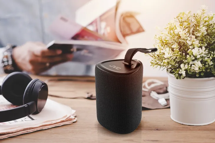 glosnik-bt-jvc-xs-e213b-black-moc-8-w