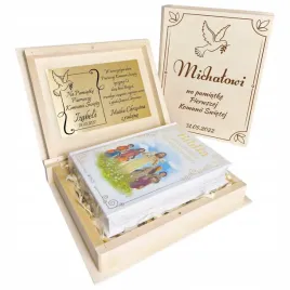 biblia-w-drewnianym-pudelku-z-grawerem-prezent-pamiatka-na-komunie