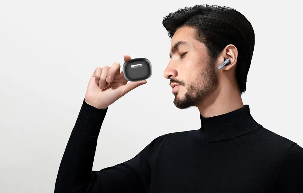 sluchawki-tws-earfun-air2-czarne