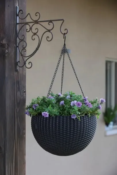 doniczka-keter-hanging-sphere-planter-antracyt-ksztalt-okragly