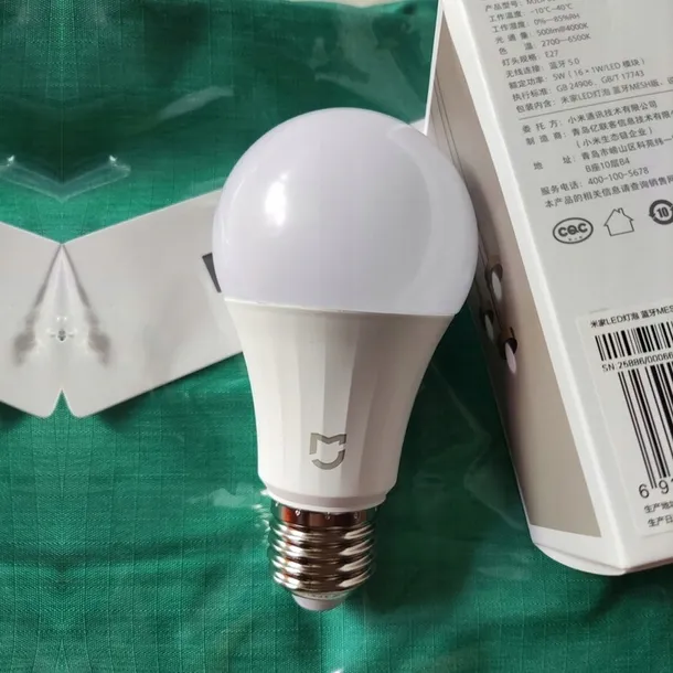 xiaomi-mi-smartl-led-zarowka-e27-wifi-2700k-waga-z-opakowaniem-0-3-kg