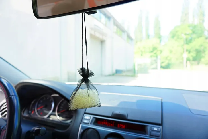 zapach-insenti-black-producent-moje-auto