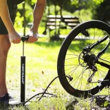 pompka-podlogowa-rowerowa-samochodowa-dunlop-jakosc-wysokosc-64-cm