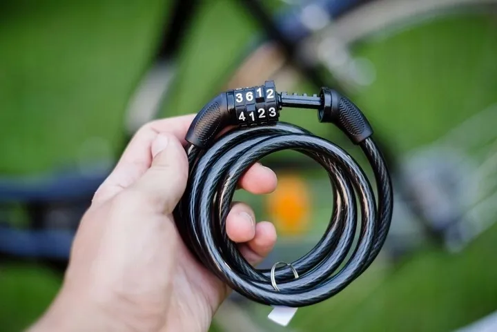 zapiecie-kodowe-spirala-blokada-kellys-code-100cm