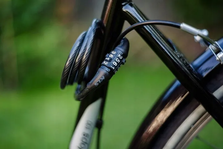 zapiecie-kodowe-spirala-blokada-kellys-code-100cm