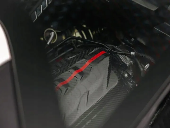 c8-corvette-stingray-carbon-engine-cover-eventuri-producent-czesci-eventuri-stan-nowy