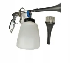 pistolet-do-czyszcz-tapicerki-wykladzin-stanley