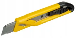 noz-nozyk-plastikowy-z-3-ostrzami-18mm-stanley