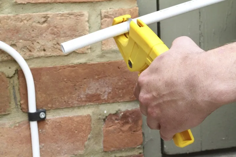 nozyce-do-rur-pcv-0-70-450-stanley