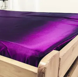 przescieradlo-satyna-jedwabna-bez-gumki-140x200-tajemniczy-fiolet