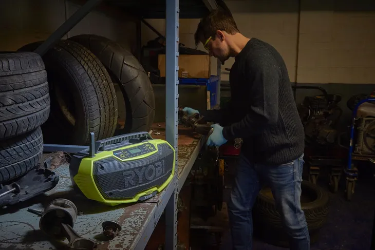 radio-budowlane-ryobi-bluetooth-marka-ryobi