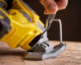stanley-wyrzynarka-v20-sfmcs650b-bl-waga-urzadzenia-1-93-kg