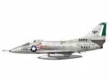 samolot-douglas-a-4c-skyhawk-model-48032-hobby-2000