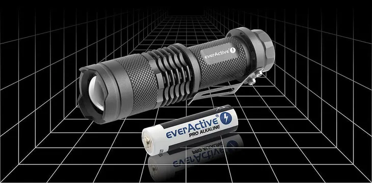 latarka-diodowa-everactive-fl-180-cree-xp-e2-wiazka-swiatla-regulowana