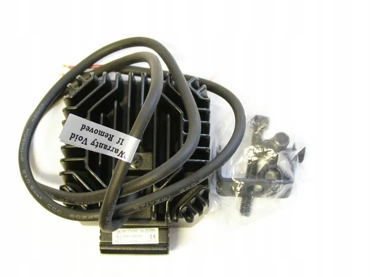 oswietlenie-pomocnicze-hella-1ga-357-110-002-ksztalt-kwadratowy