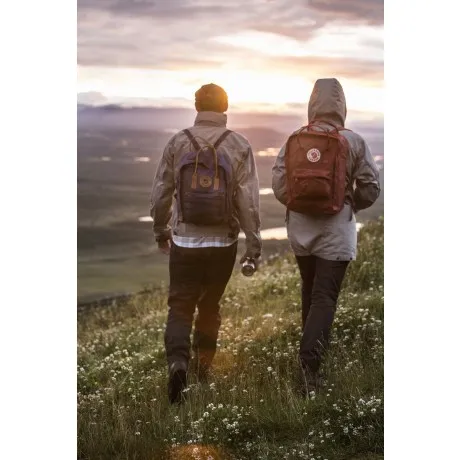 fjallraven-kanken-navy-liczba-kieszeni-3