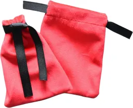 aksamitny-woreczek-prezentowy-na-bizuterie-czerwony