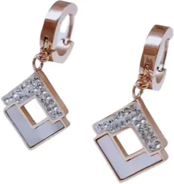 kolczyki-zlote-wiszace-biale-romby-stal-chirurgiczna