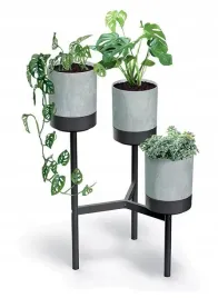 kwietnik-loftowy-potrojny-surowy-beton-czarna-rama