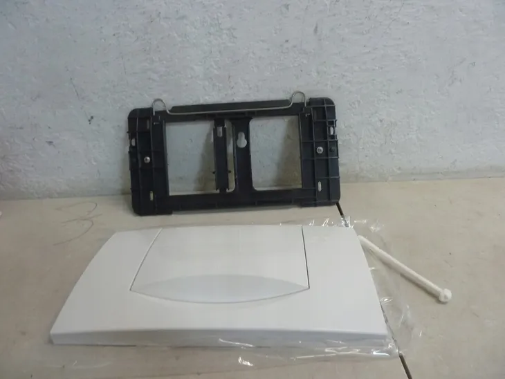 przycisk-splukujacy-geberit-sigma01-chrom-stan-nowy-kolor-silver