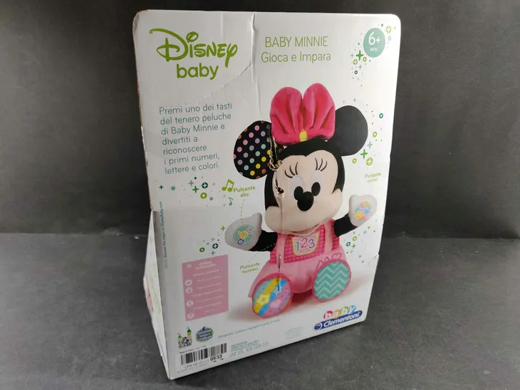 interaktywny-pluszak-minnie-clementoni-glebokosc-produktu-13-8-cm