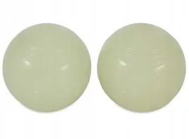 zestaw-gumowych-pilek-swiecacych-w-ciemnosci-dla-psa-o65cm-chuckit-2pak