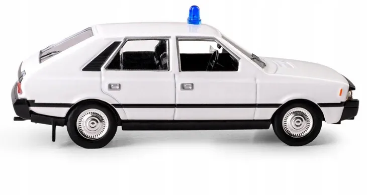 polonez-1500-07-zglos-sie-1-43-skala-skala-1-43
