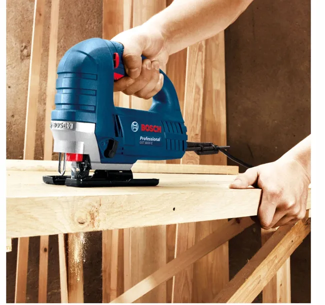 bosch-wyrzynarka-710w-gst8000-e-zasilanie-sieciowe