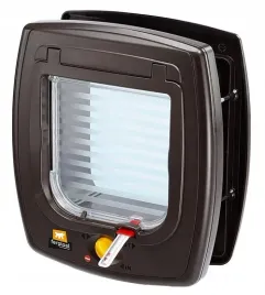 brazowe-drzwiczki-dla-kotow-ze-zblizeniowym-kluczem-magnetycznym-swing-7