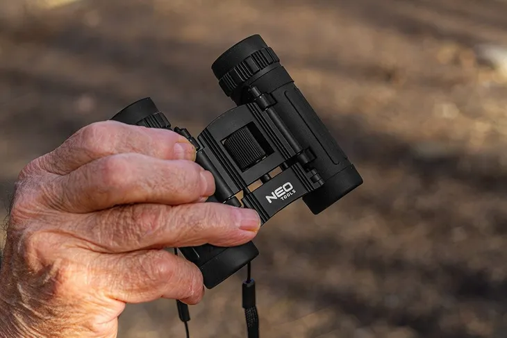 lornetka-mala-8x21-marka-neo-tools