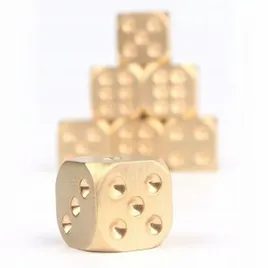 zlota-kostka-do-gry
