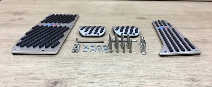 nakladki-pedaly-do-bmw-mpakiet-e87-e88-e30-e36-e46-e90-e91-e92-e84-e89-producent-czesci-inny