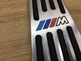nakladki-pedaly-do-bmw-mpakiet-e87-e88-e30-e36-e46-e90-e91-e92-e84-e89-numer-katalogowy-oryginalu-manual-manualna-manualnej-sprzeglo-sprzegla-zestaw-hamulec-hamulca-gaz-gazu-na-nakladka-nakladki-pedal-pedalu-pedalow-oslona-ochrona-pedaly-kabriolet-e88-e87-e30-e36-e46-e90-kombi-e91-coupe-e92-x1-e84-z4-roadster-e89-serii-seri-serie-seria-oslony-oslony-emblemat-logo-znak-znaczek-komplet-komplety-m-pakiet-mpakiet-m-pakiet