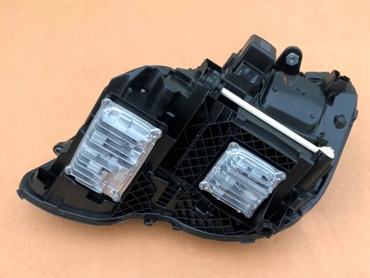 prawa-lewa-full-led-inteligent-light-system-high-version-ils-do-w212-lci-eu-rodzaj-swiatel-mijania-led