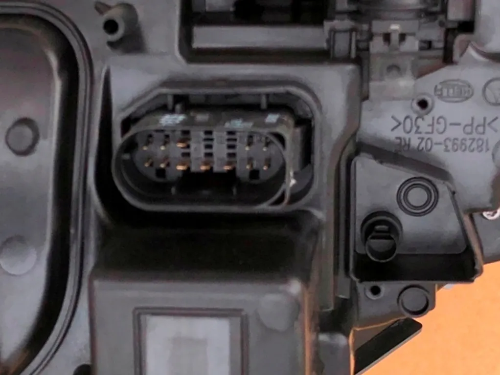 prawa-lewa-full-led-inteligent-light-system-high-version-ils-do-w212-lci-eu