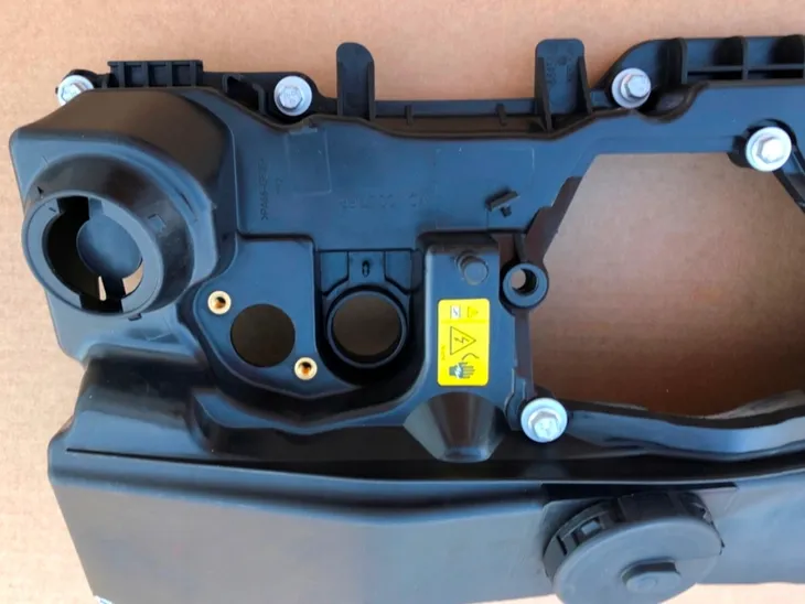 oslona-zaworow-8645888-do-1-e81-e82-e87-e88-x1-e84-z4-e85-3-e90-e91-e92-e93-producent-czesci-inny