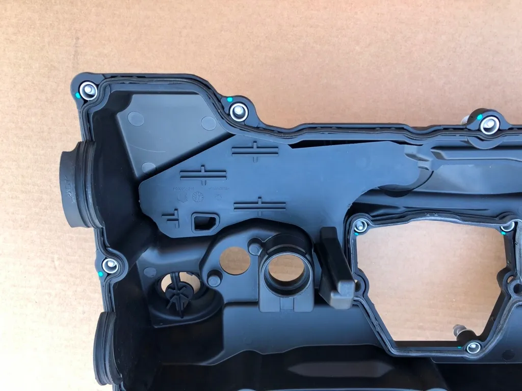 oslona-zaworow-8645888-do-1-e81-e82-e87-e88-x1-e84-z4-e85-3-e90-e91-e92-e93