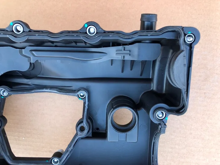 oslona-zaworow-8645888-do-1-e81-e82-e87-e88-x1-e84-z4-e85-3-e90-e91-e92-e93-stan-nowy-typ-samochodu-samochody-osobowe