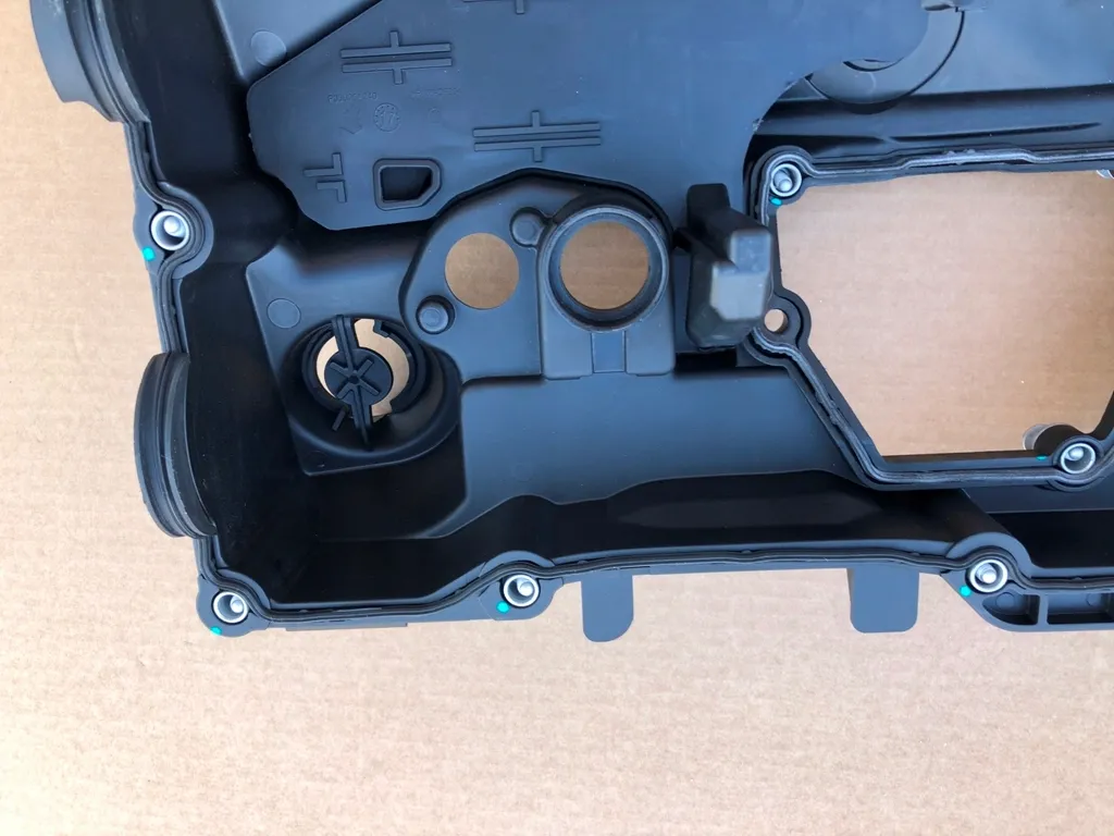 oslona-zaworow-8645888-do-1-e81-e82-e87-e88-x1-e84-z4-e85-3-e90-e91-e92-e93