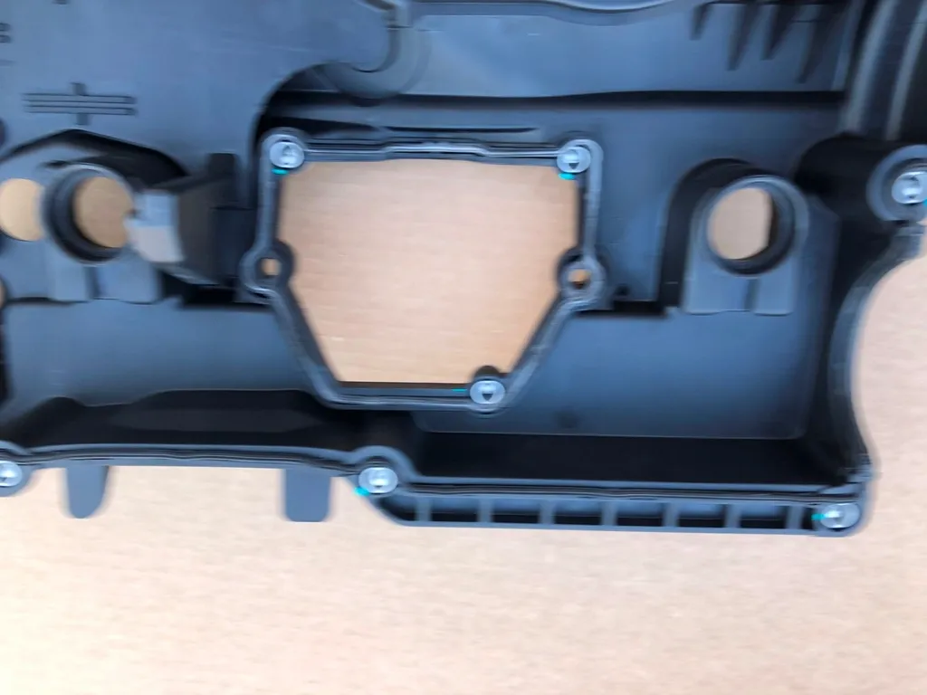 oslona-zaworow-8645888-do-1-e81-e82-e87-e88-x1-e84-z4-e85-3-e90-e91-e92-e93