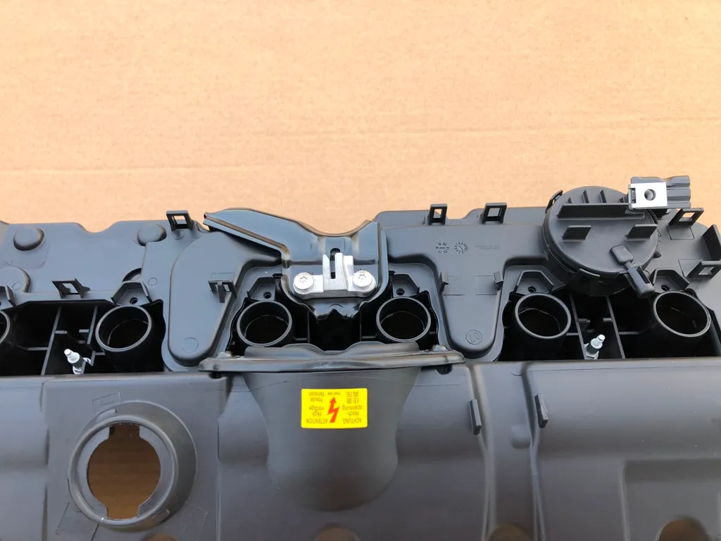 pokrywa-7552281-do-bmw-e60-e61-e63-e64-e83-e87-e90-e91-e92-e93-f01-f02-lci